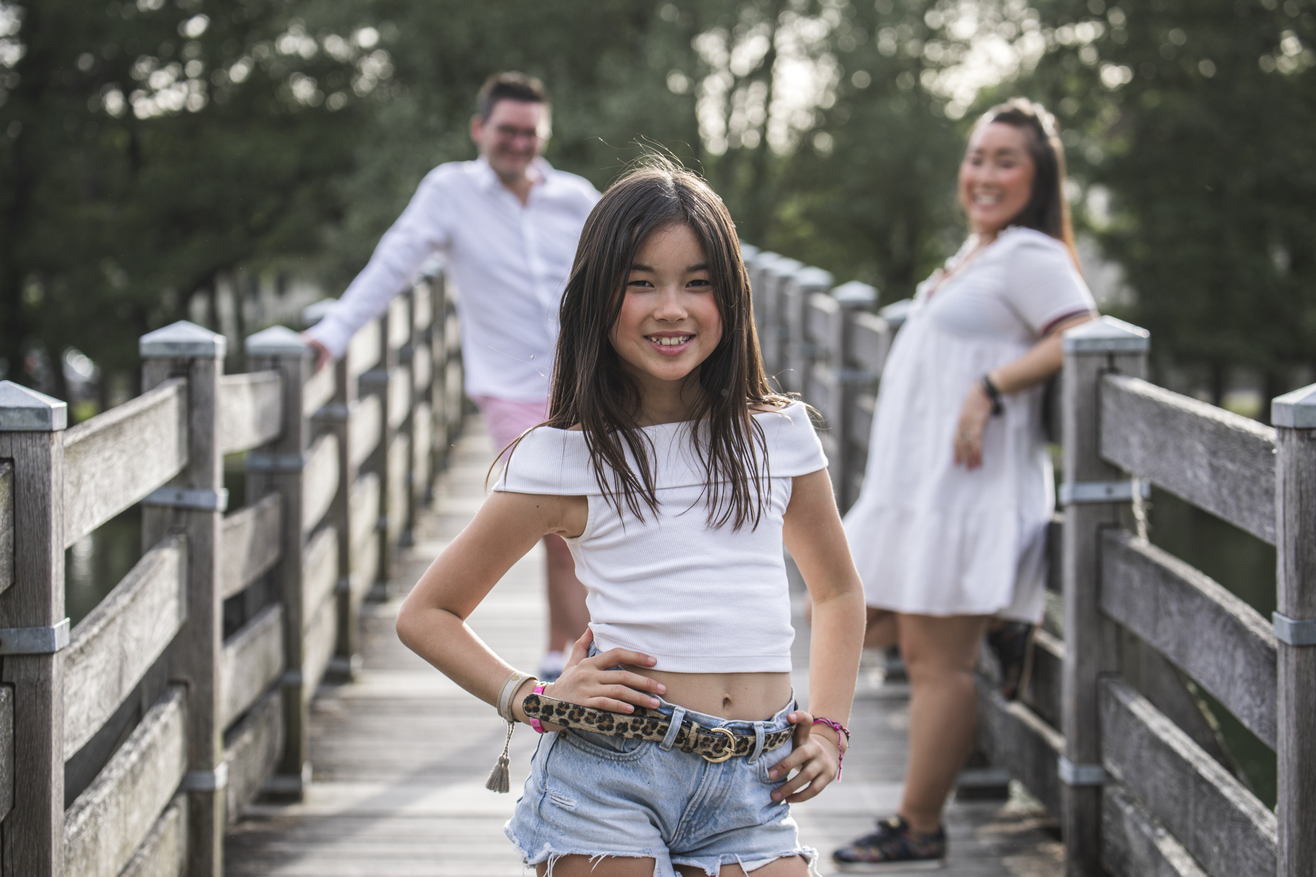 Magnifique portrait de famille, pris en extérieur par un photographe réputé de Tours