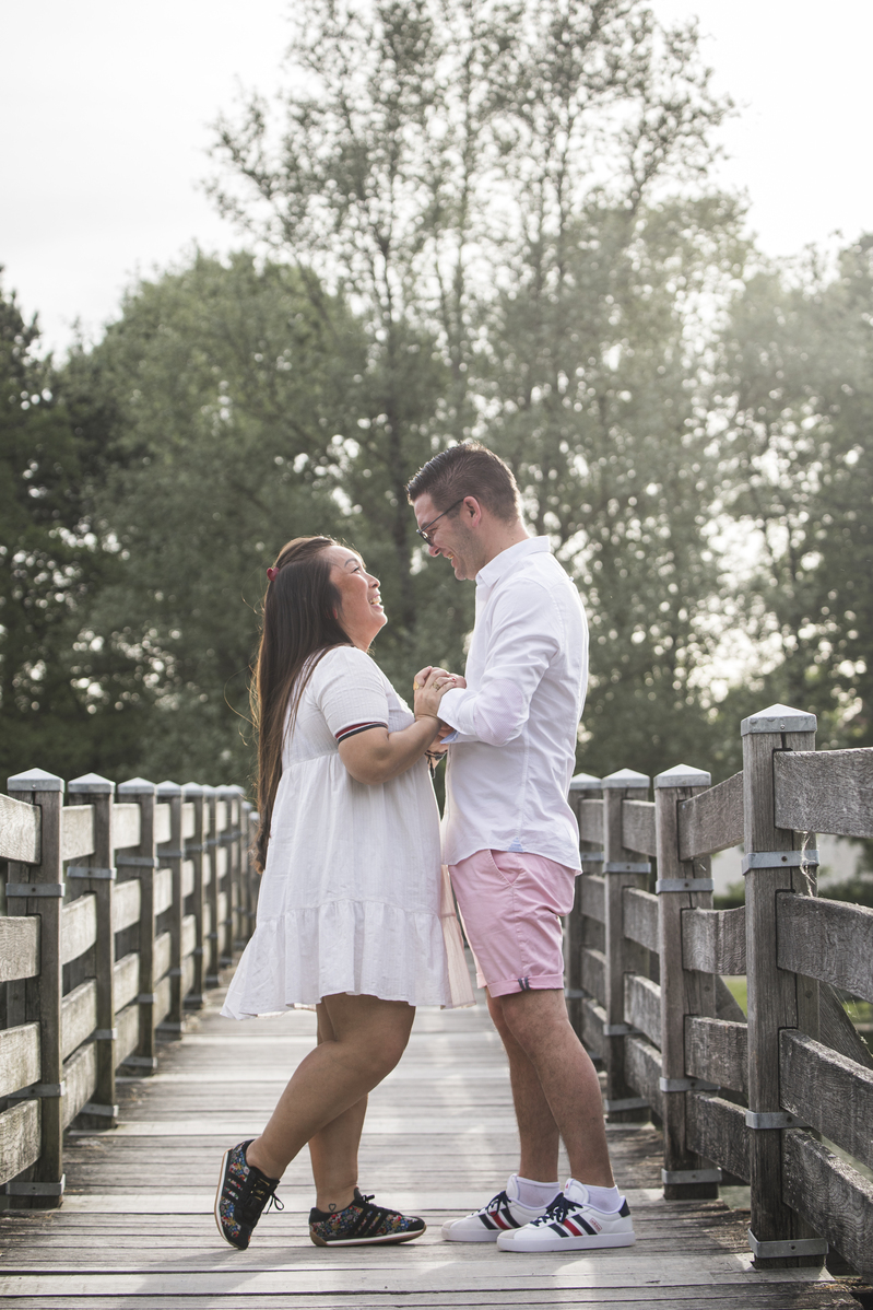 Magnifique portrait de famille, pris en extérieur par un photographe réputé de Tours