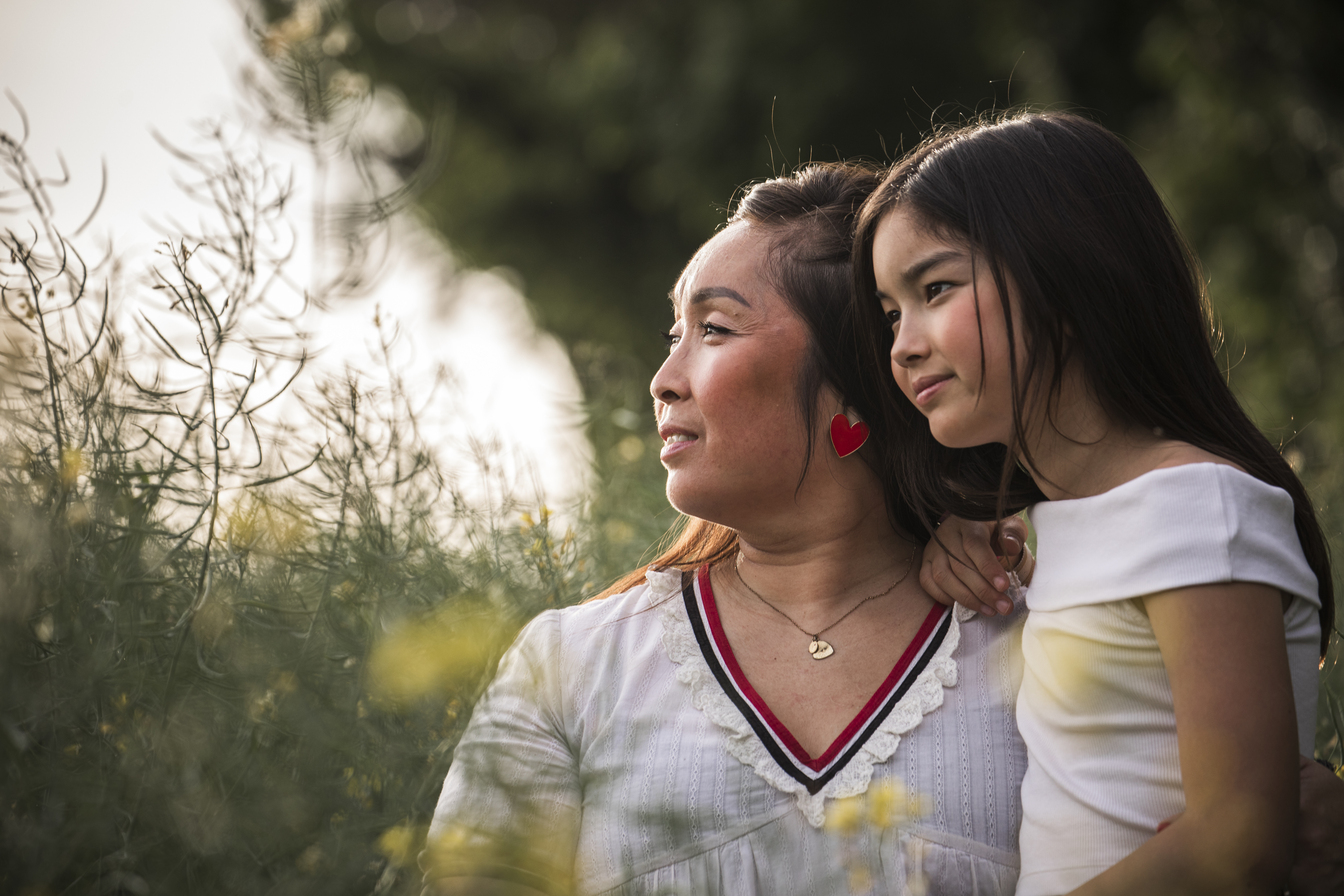 Magnifique portrait de famille, pris en extérieur par un photographe réputé de Tours