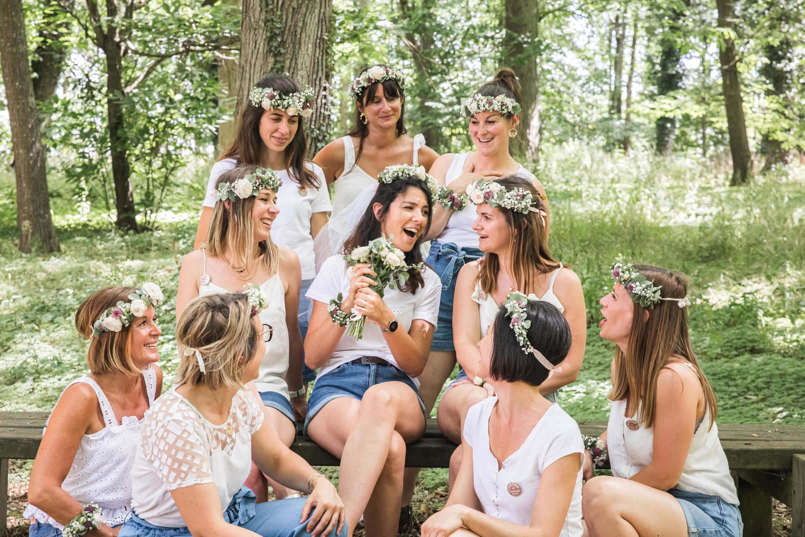 Portrait d'une future mariée pour son EVJF, pris en extérieur par un photographe en studio à Tours