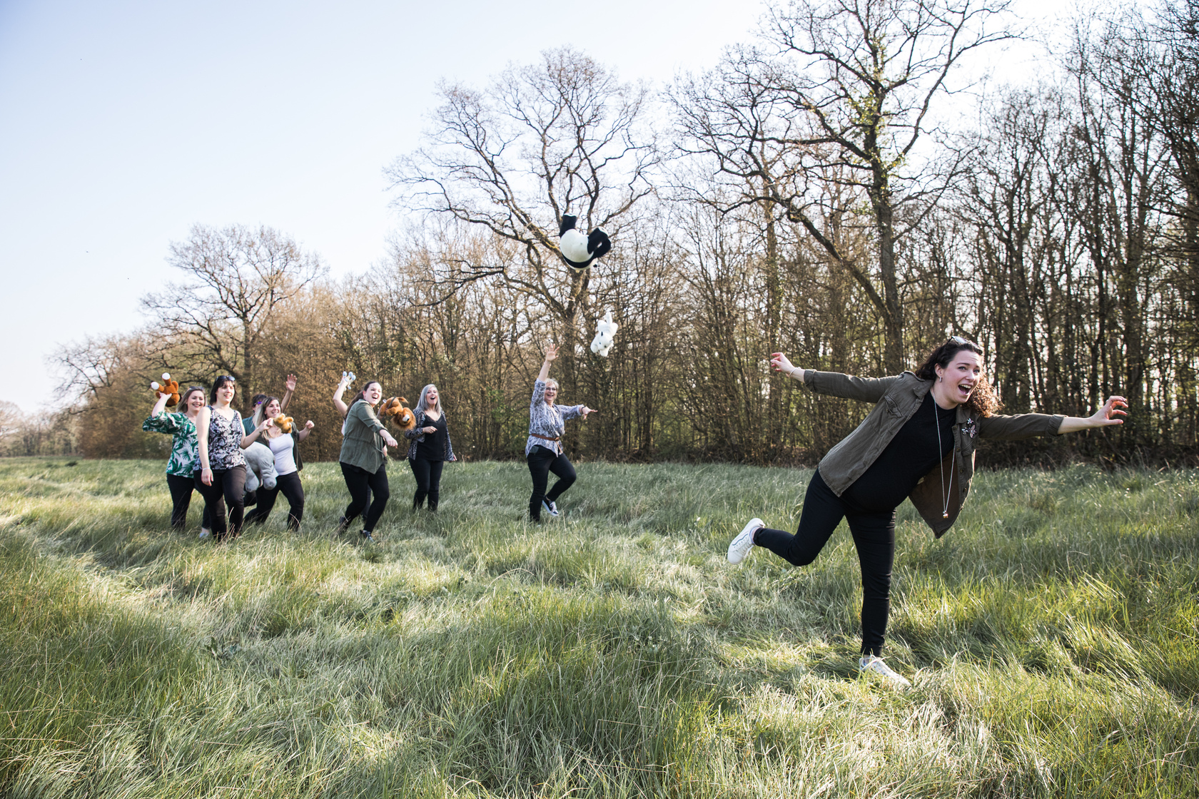 Portrait d'une future mariée pour son EVJF, pris en extérieur par un photographe en studio à Tours